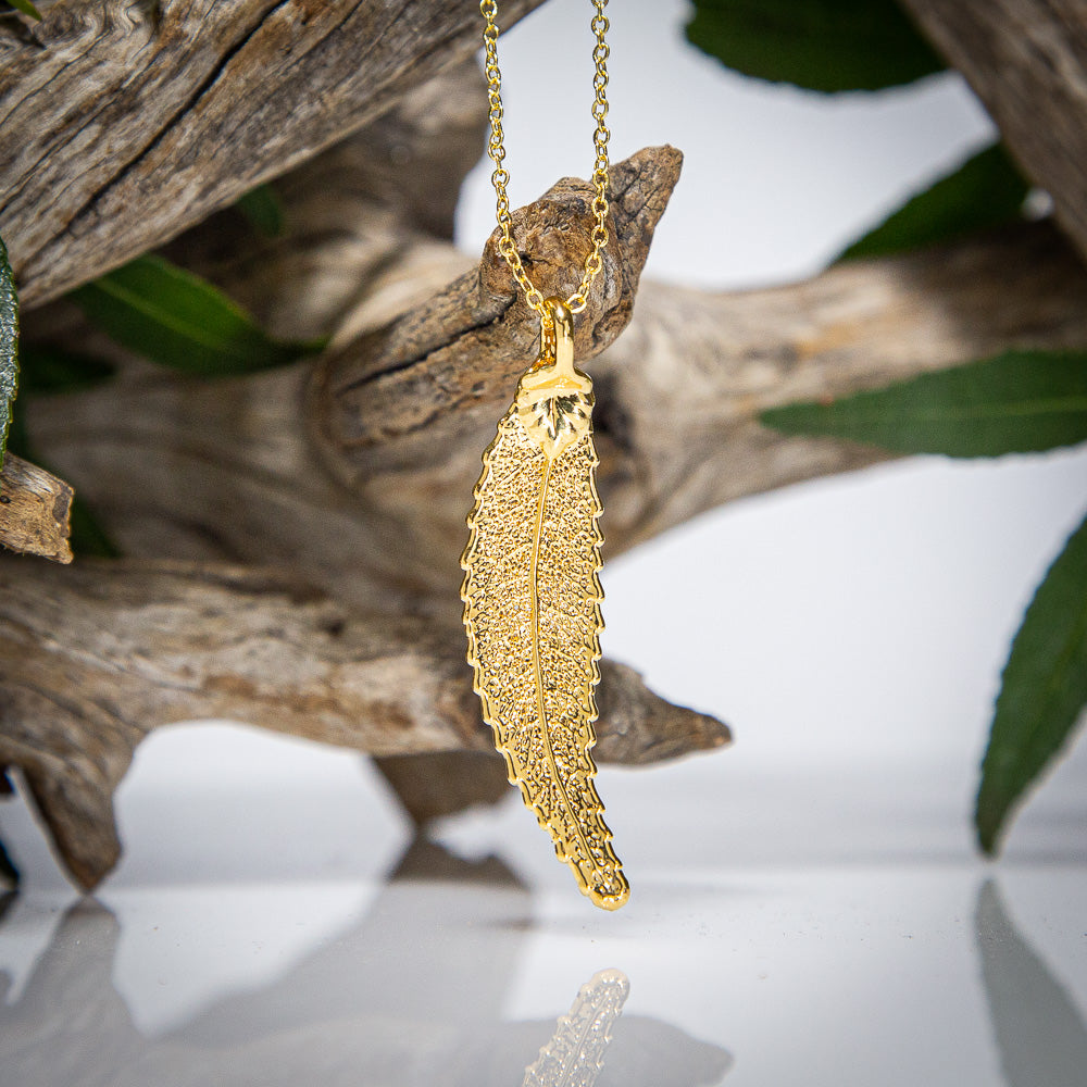 Christmas Bush of NSW Leaf Gold Pendant