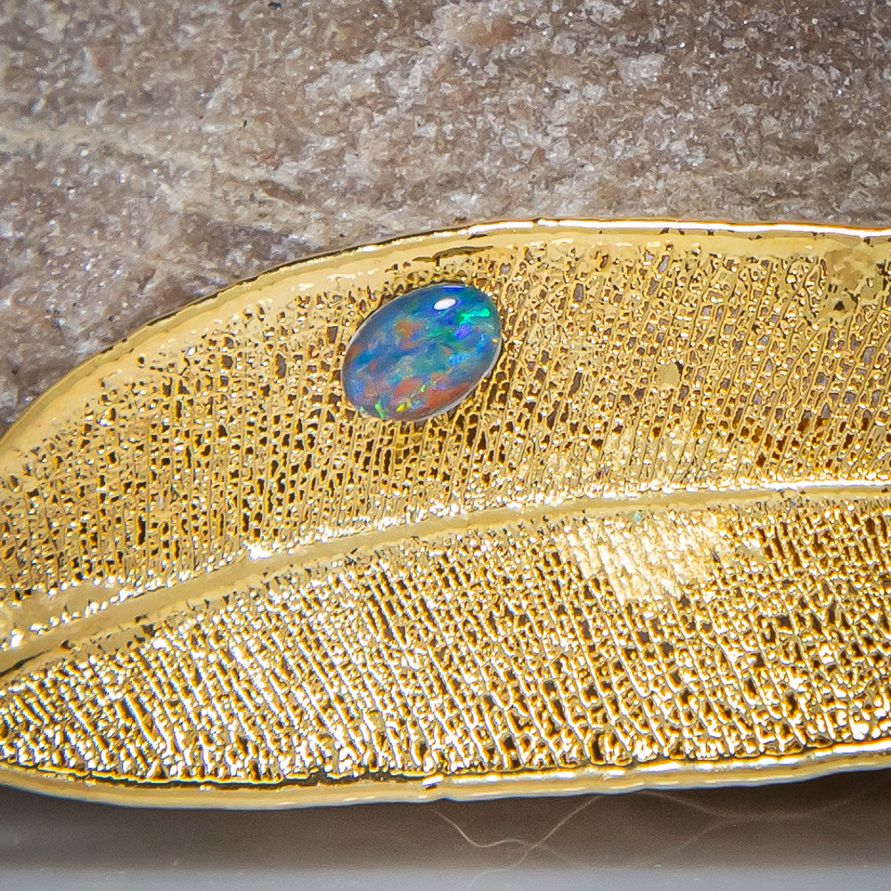 Bsk gold sales leaf brooch