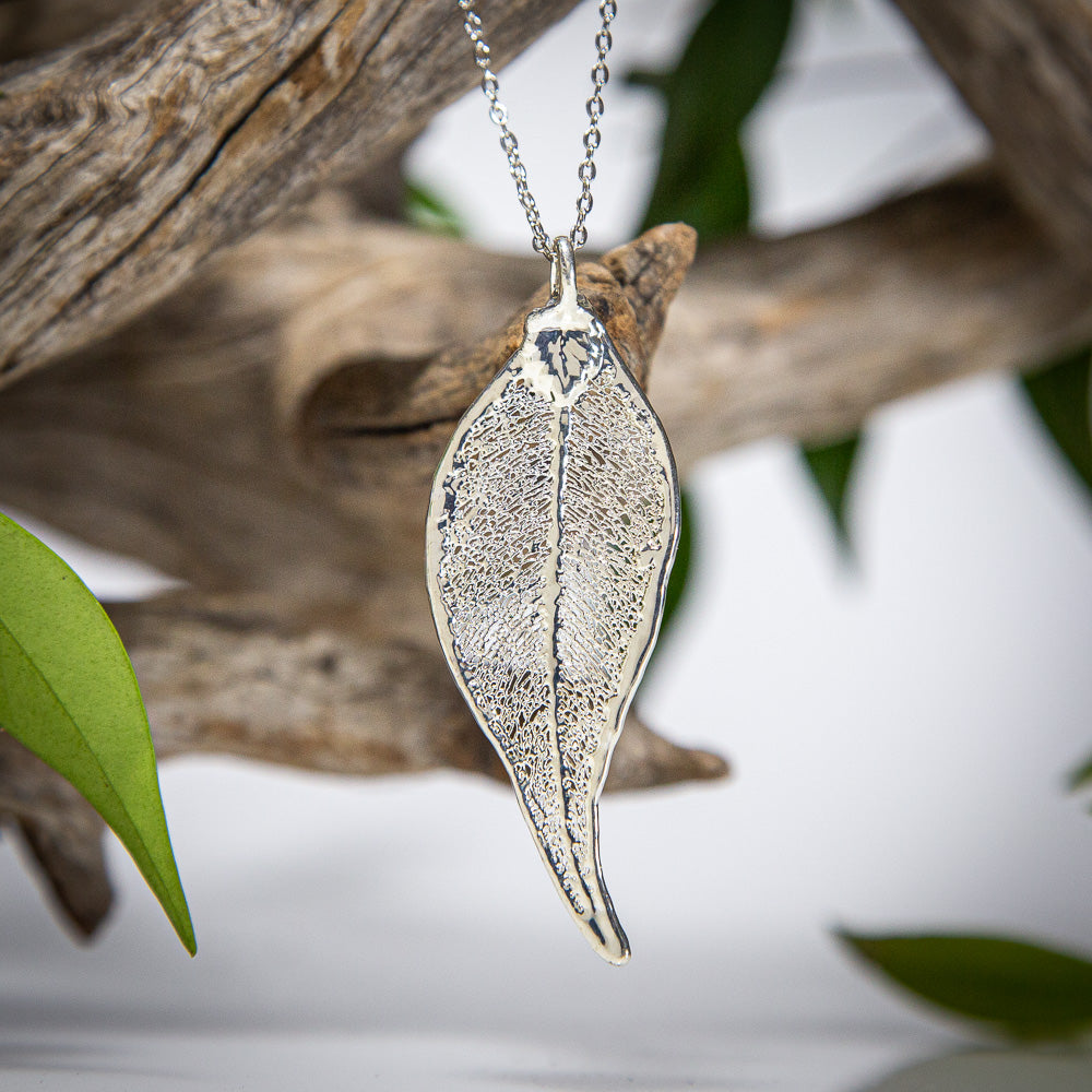 Silver clearance pendant design