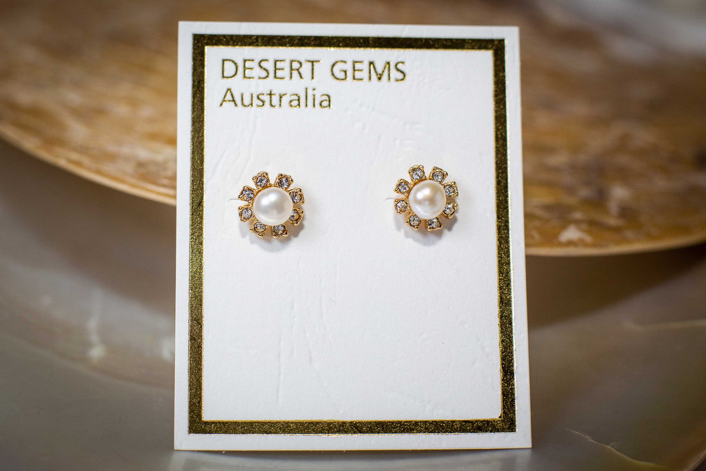 Sparkling Pearl Flower Stud Gold Earrings